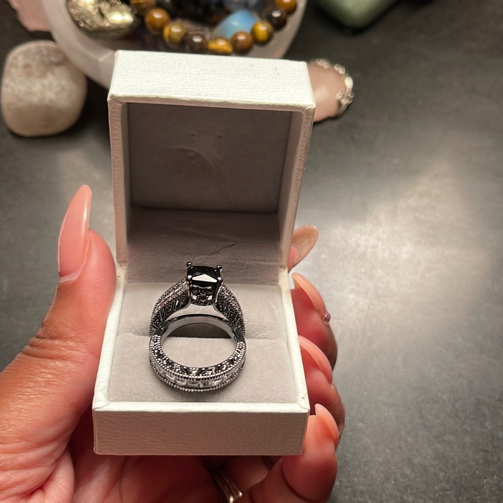 Black wedding ring set